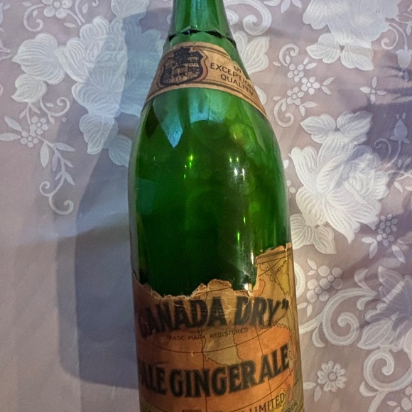 Vintage 1937 Canada Dry Pale Gingerale Bottle - Picture 2 of 5